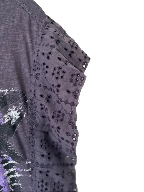 Pilcro Dark Gray Graphic Tiger Tee with Eyelet Ruffle Sleeves size large - Picture 3 of 6